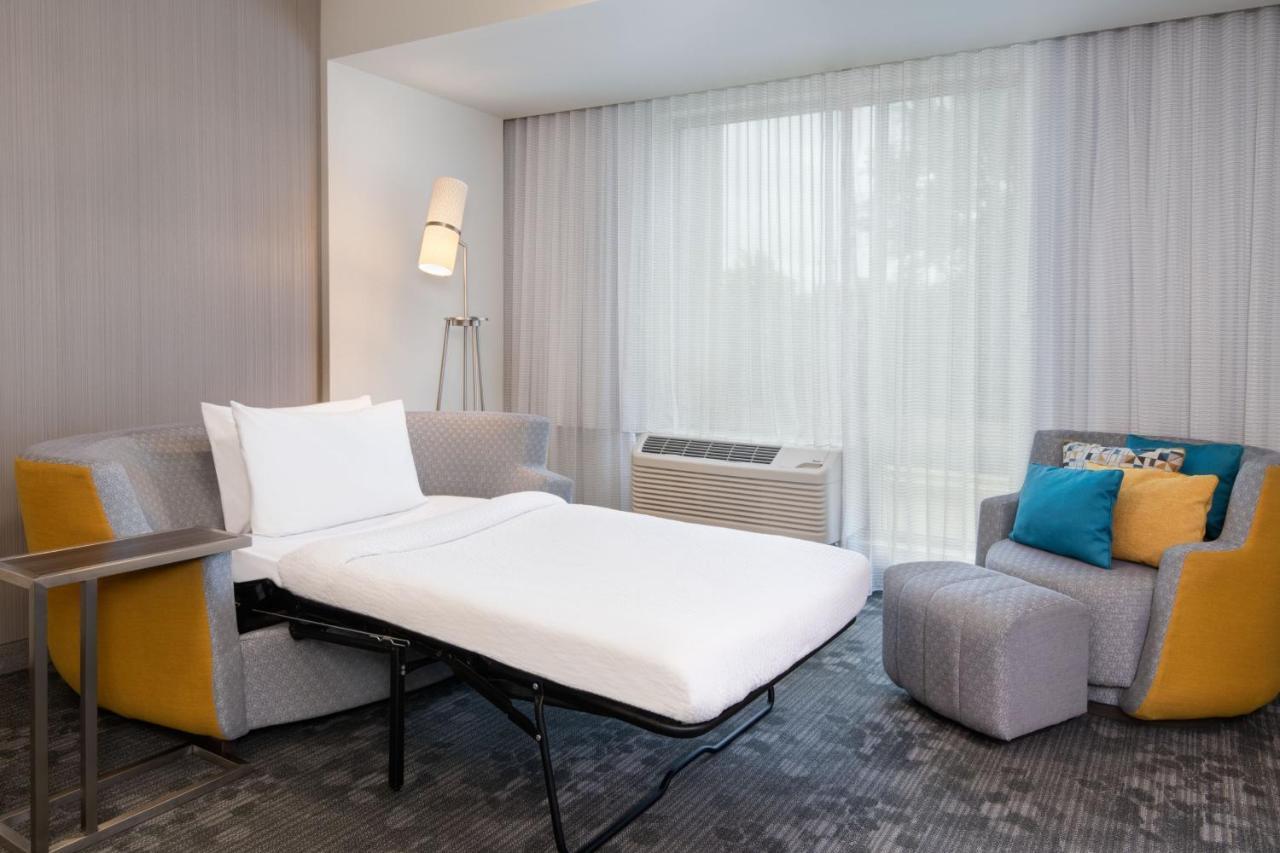 Hotel Courtyard By Marriott Atlanta Alpharetta/Avalon Area Exterior foto