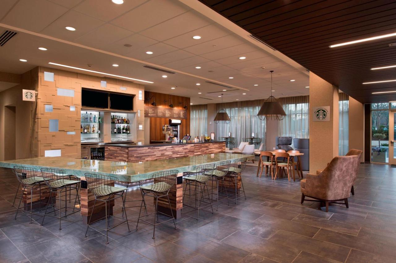 Hotel Courtyard By Marriott Atlanta Alpharetta/Avalon Area Exterior foto