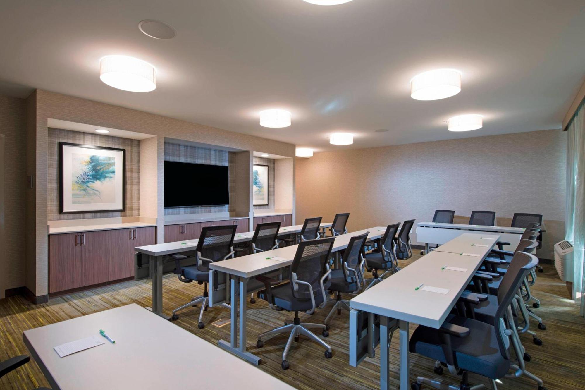Hotel Courtyard By Marriott Atlanta Alpharetta/Avalon Area Exterior foto